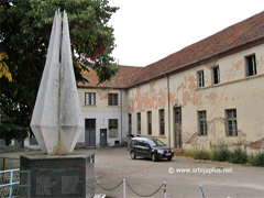 Štrbac, Centar sela