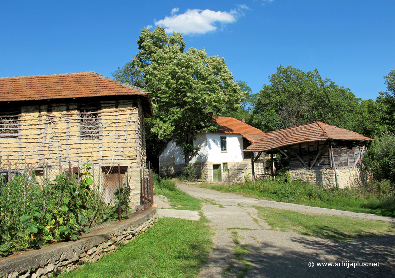 Raskrnica na putu za Knjaževac, Svrljiška Topla, Knjaževac