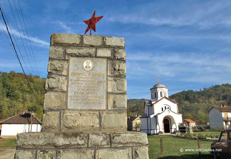 Centar Uzovnice sa spomenikom i crkvom, Ljubovija