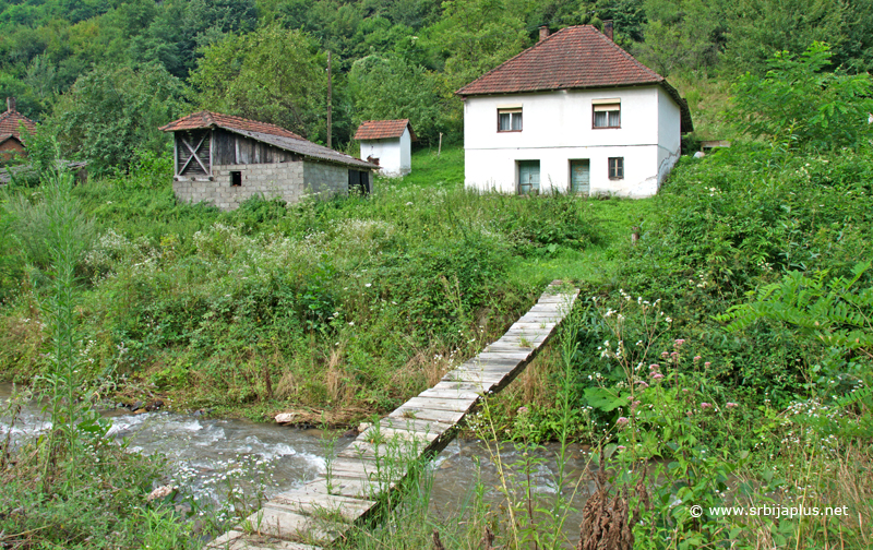 Mostićem preko reke, pa do kuće, Velika Reka, Mali Zvornik