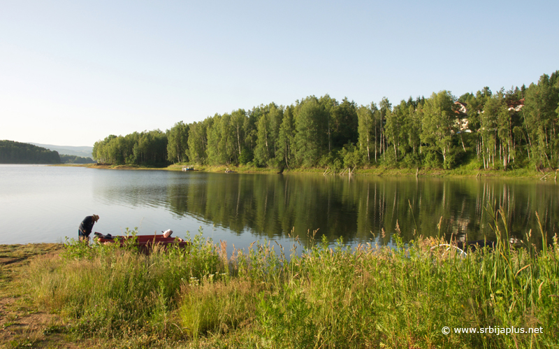 Vlasinsko jezero - letnja panorama jezera