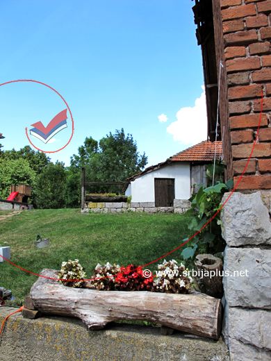 Dvorište etno kuće Farma koliba u Vlaškom Polju, Knjaževac