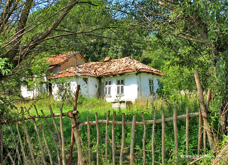 Tradicionalna seoska kuća / Traditional village house, Vlkovija, Dimitrovgrad Tradicionalna seoska kuća / Traditional village house, Vlkovija, Dimitrovgrad