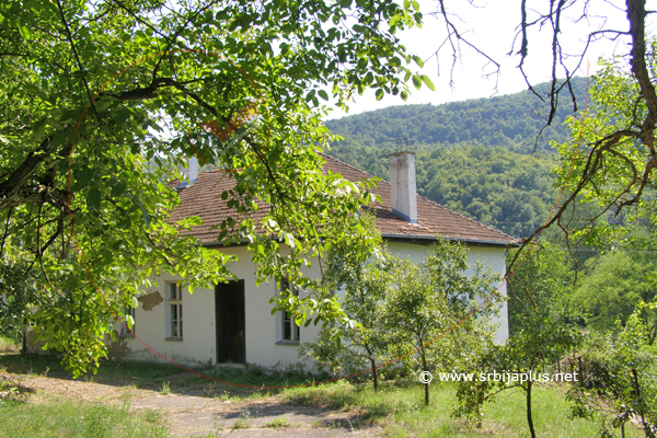 Žukovac, stara seoska škola