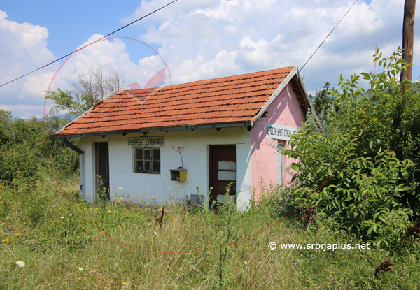 Stanična zgradaCrveni Breg