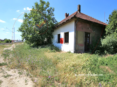 Železnička stanica Laćarak