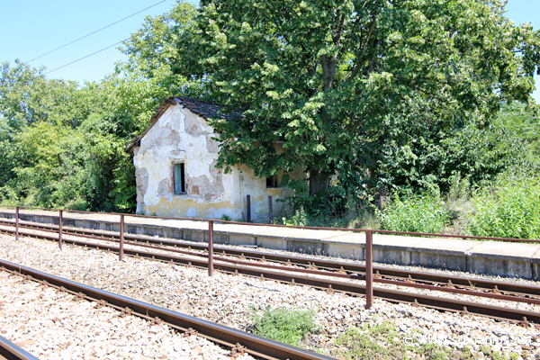 Stara zgrada železničke stanice Lučina