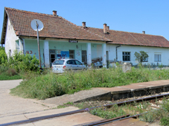 Železnička stanica Lužane