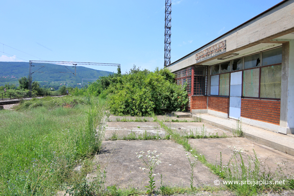 Stanična zgrada