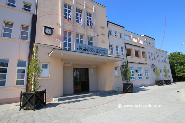 Ulaz u železničku stanicu Sremska Mitrovica