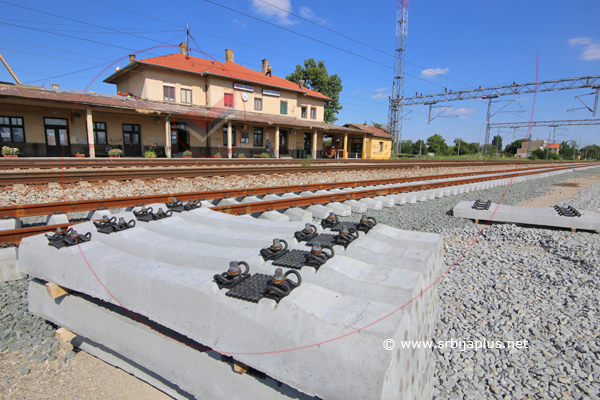Novi betonski pragovi za rekonstrukciju koloseka