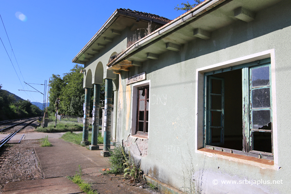 Stanični peron