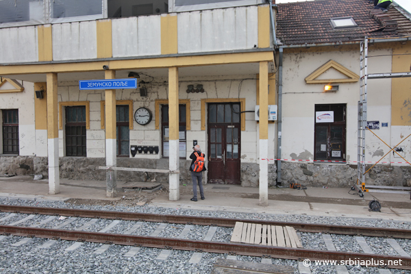 Stanična zgrada
