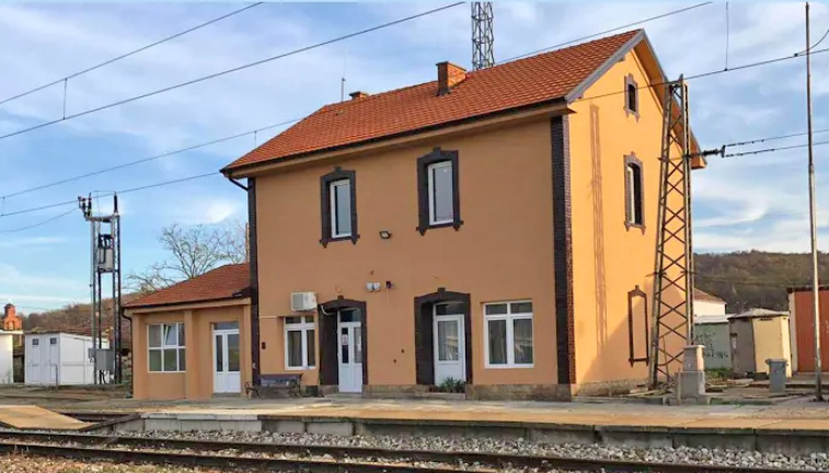 Železnička stanica Bujanovac - obnovljena stanična zgrada