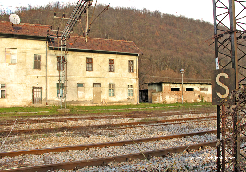 Železnička stanica Grdelica - stanični znak STOP