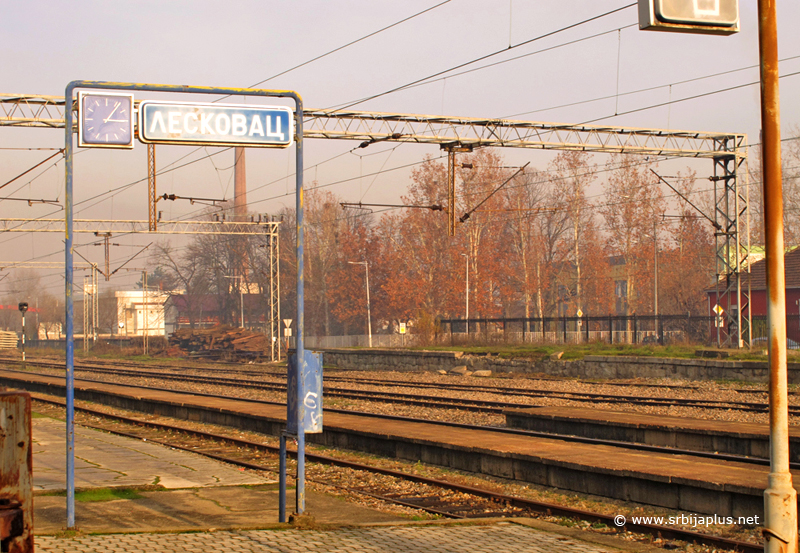 Železnička stanica Leskovac - stanični peroni i koloseci