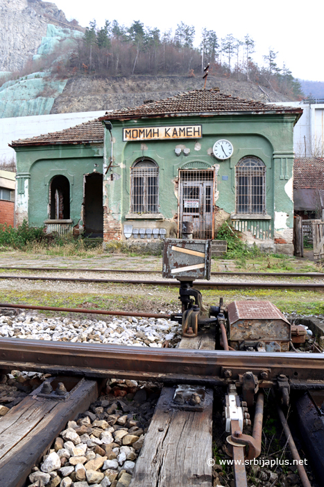 Zgrada železnička stanica Momin Kamen