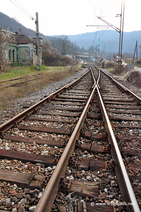 Železnička stanica Momin Kamen - koloseci prema stajalištu Šelince (8,48 km)