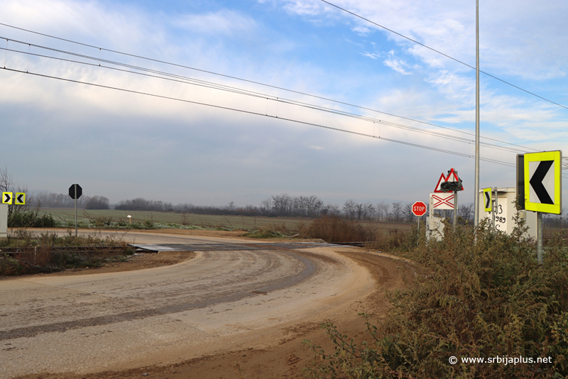 Pružni prelaz u blizini stajališta Neradovac