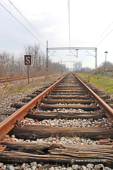 Železnička stanica Pečenjevce - koloseci prema stajalištu Živkovo