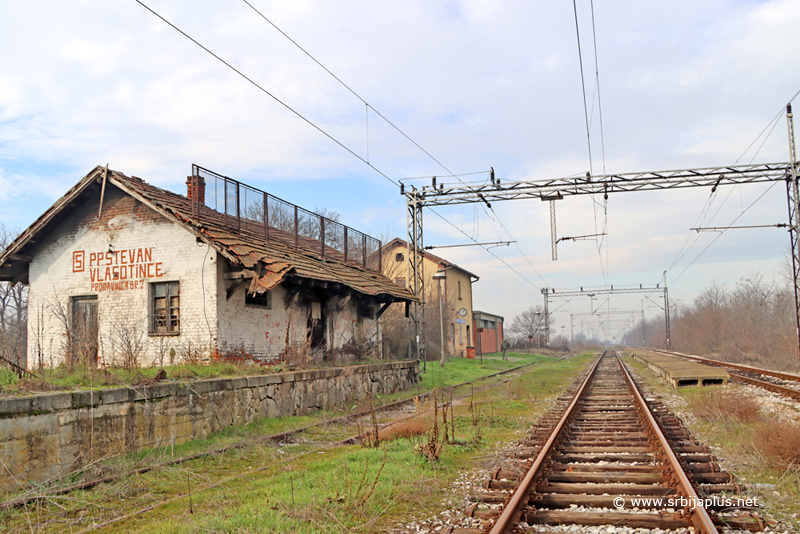 Železnička stanica Pečenjevce - stari stanični magacin
