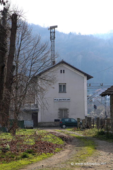 Železnička stanica Predejane