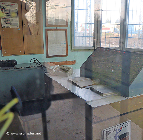 Upravljčki pult železničke stanice Suva Morava