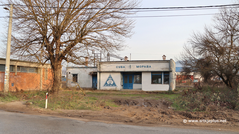 Ulaz u železničku stanicu Suva Morava