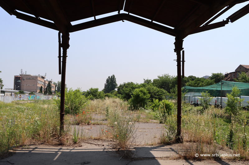 Panorama zapuštene Dunav stanice prema Pančevačkom mostu