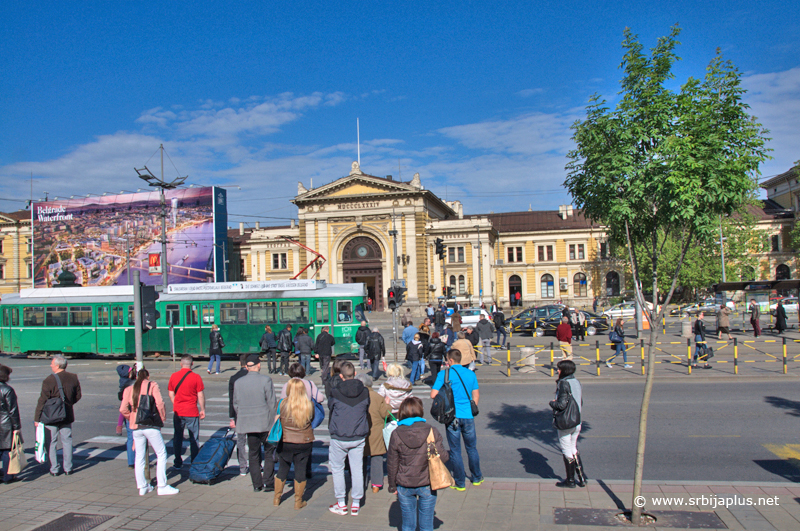 Savski trg pre zatvaranja železničke stanice Beograd